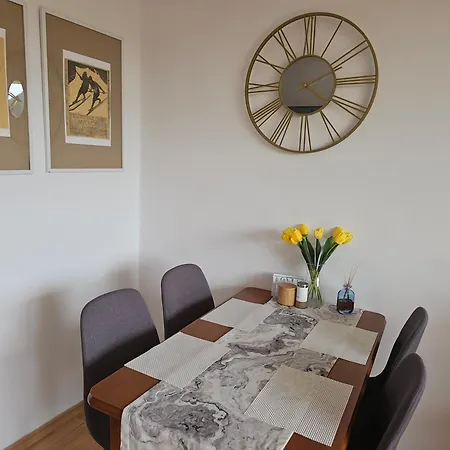 Przy Krupowkach Szarotka アパート ザコパネ